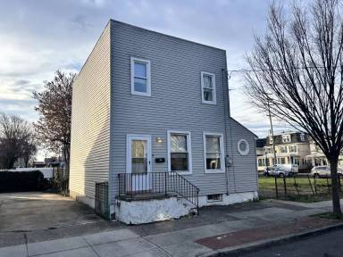 Main picture of 174 S Burlington St