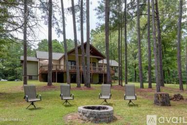 Main picture of 7901 Country Place Dr