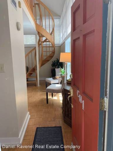 Main picture of 67 Legare St