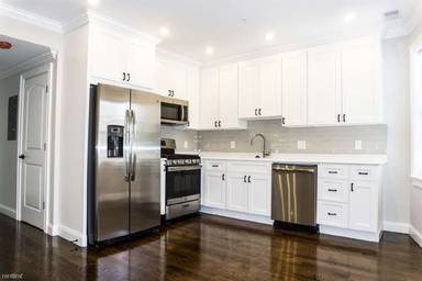 Main picture of 140 Minden St