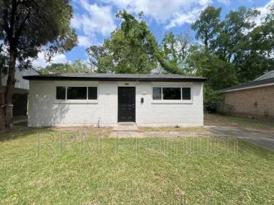 Main picture of 5714 Matthews St