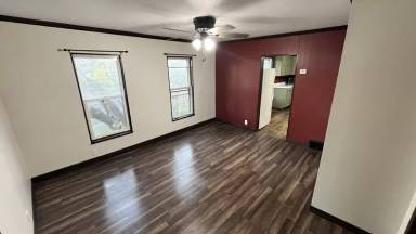 Main picture of 705 E 6th St