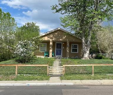 Main picture of 810 Lowell Blvd