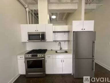 Main picture of 22 E Adams St