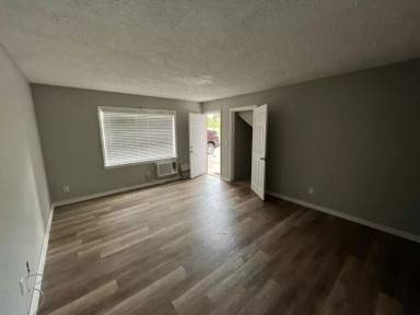 Main picture of 2026 4th St S