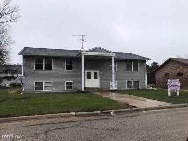 Main picture of 720 1st St NE