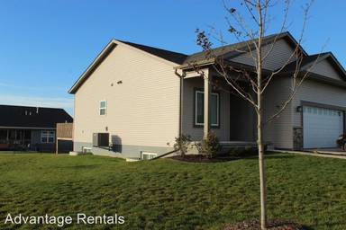 Main picture of 4110 Lillian St