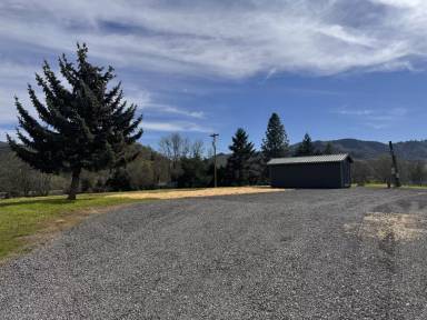 Main picture of 6452 Dole Rd