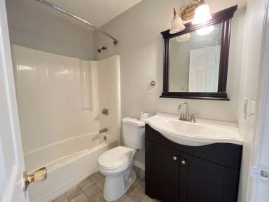 Main picture of Harbour Crest Condominium