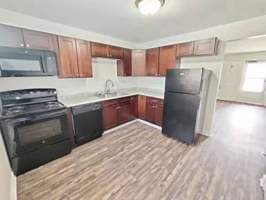 Main picture of 5965 Yukon St