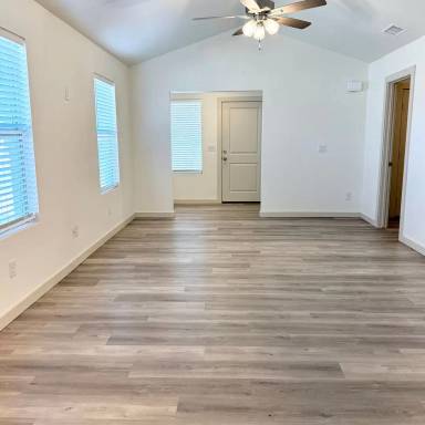 Main picture of 7702 Elm Ave
