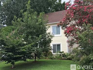 Main picture of 875 Carew Rd