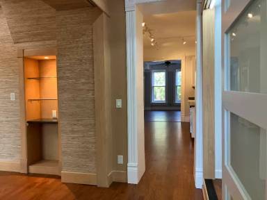 Main picture of 1102 N Wolcott Ave