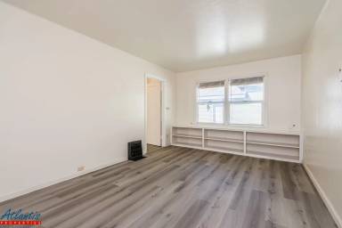 Main picture of 591 N 2nd St