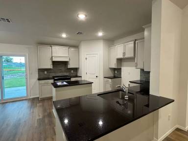 Main picture of 3012 S Redwood Ave