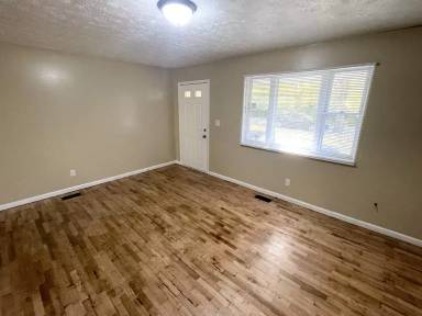 Main picture of 4320 Lexington Ave