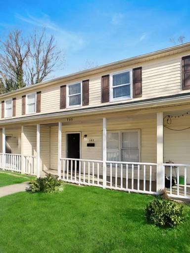 Main picture of 705 Ellington St