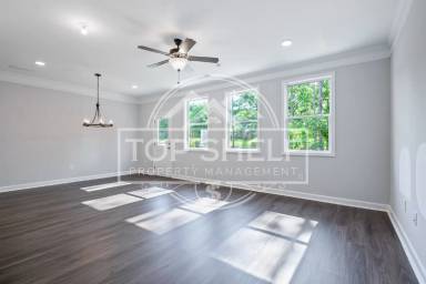 Main picture of 3748 Silvery Way