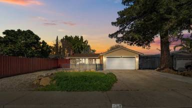 Main picture of 161 Somerville Dr