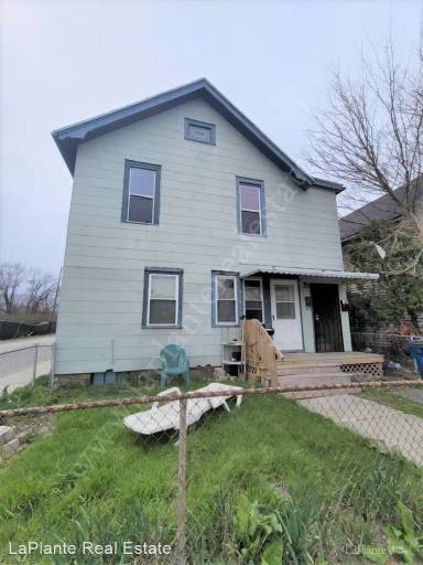 Main picture of 950 Oak St