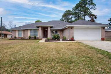 Main picture of 6676 Leisure St