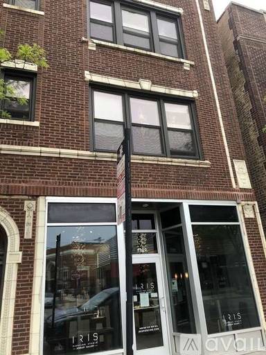 Main picture of 4630 N Lincoln Ave