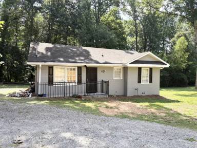 Main picture of 5715 Harding Dr