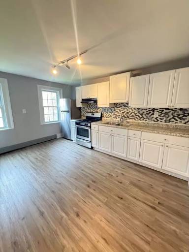 Main picture of 305 Liberty St