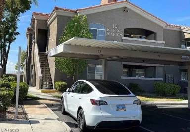 Main picture of Villas At Flamingo