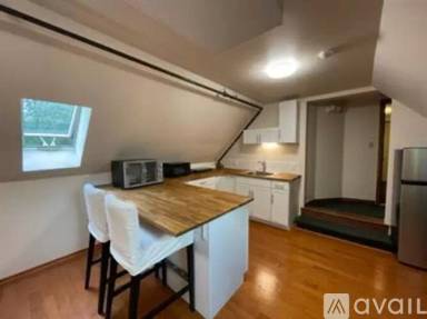 Main picture of 651 River Rd