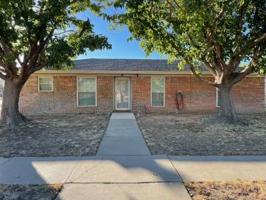 Main picture of 3310 S Dallas St