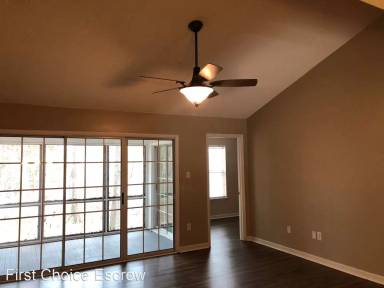 Main picture of 1550 Hunt Club Ct
