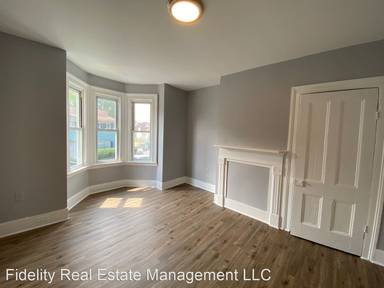 Main picture of 104 Carson Ave