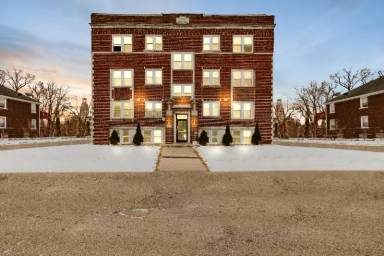 Main picture of 11619 Belleterre St