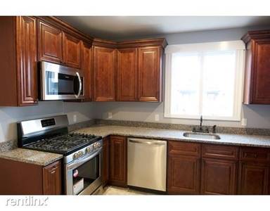Main picture of 109 Chelsea St