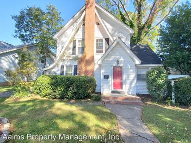 Main picture of 1602 Fort Bragg Rd
