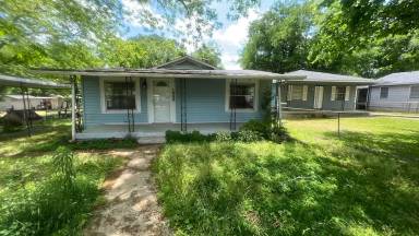 Main picture of 1908 Long 12th St