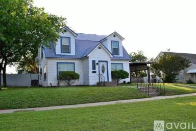 Main picture of 1007 Bawcom St