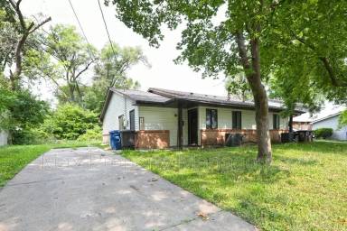 Main picture of 1522 E 16th St