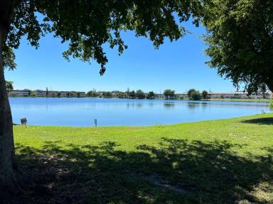 Main picture of 300 NE 191st St