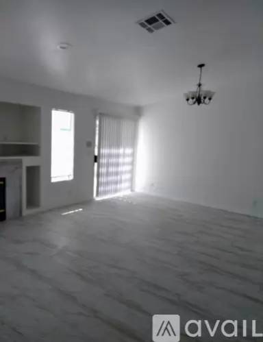 Main picture of 6608 Avenida de Paloma