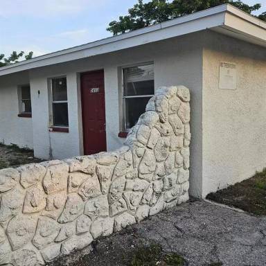 Main picture of 5432 6th Ave