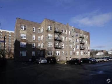 Main picture of 10 S Grove St