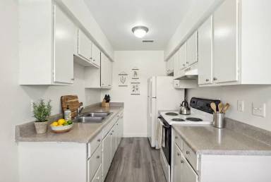 Main picture of Pine Village