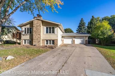 Main picture of 1942 23rd Ave S