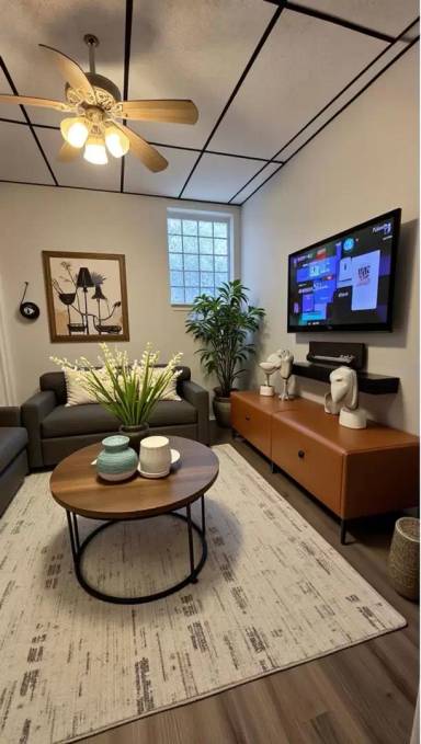 Main picture of 2143 S Fairfield Ave