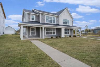 Main picture of 883 Main St