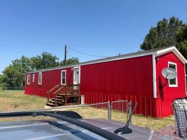Main picture of 5734 Moore Park Rd