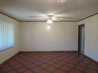 Main picture of 6112 Highway 95A N
