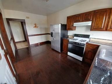 Main picture of 306 Madison Ave